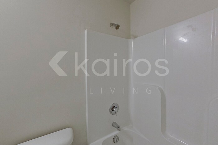 Building Photo - 2513 Island Dr SE