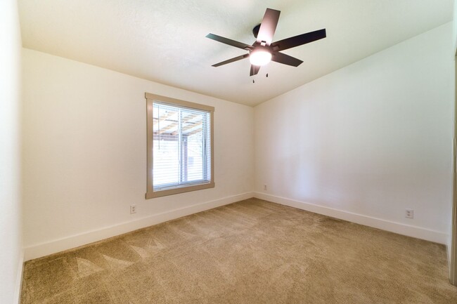 Building Photo - Escape to the Country – Beautiful 3 Bed, 2...