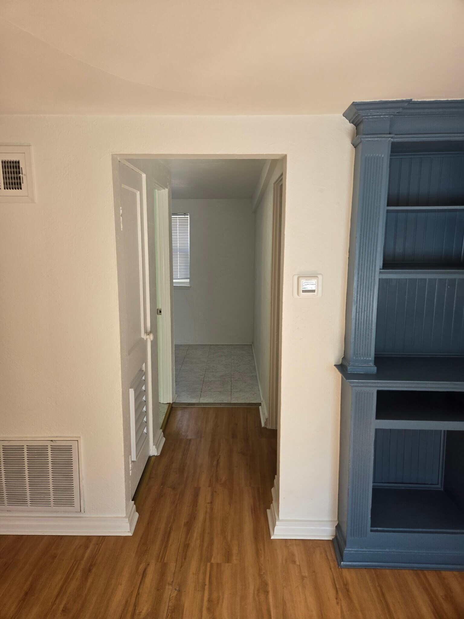 Building Photo - 42 Fox St