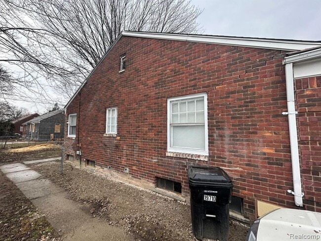 Building Photo - 19710 Moross Rd