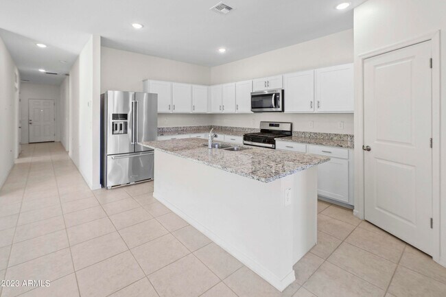 Building Photo - 5733 W Coplen Farms Rd