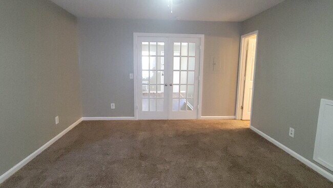 Building Photo - 4421 Bonnell Dr