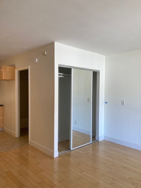 Building Photo - 3949 Los Feliz Blvd