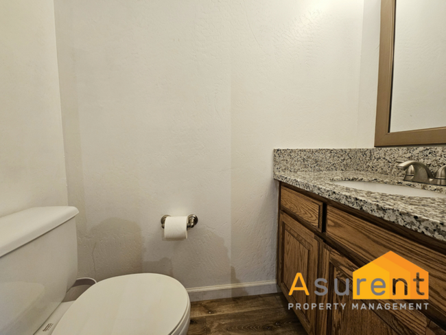 Building Photo - Fully Furnished Private Setting Townhouse,...