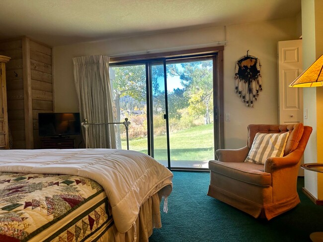 Building Photo - Stunning 3-Bedroom + Loft, 2.5-Bathroom Retreat in Snowcreek – $6,500/Month + Utilities