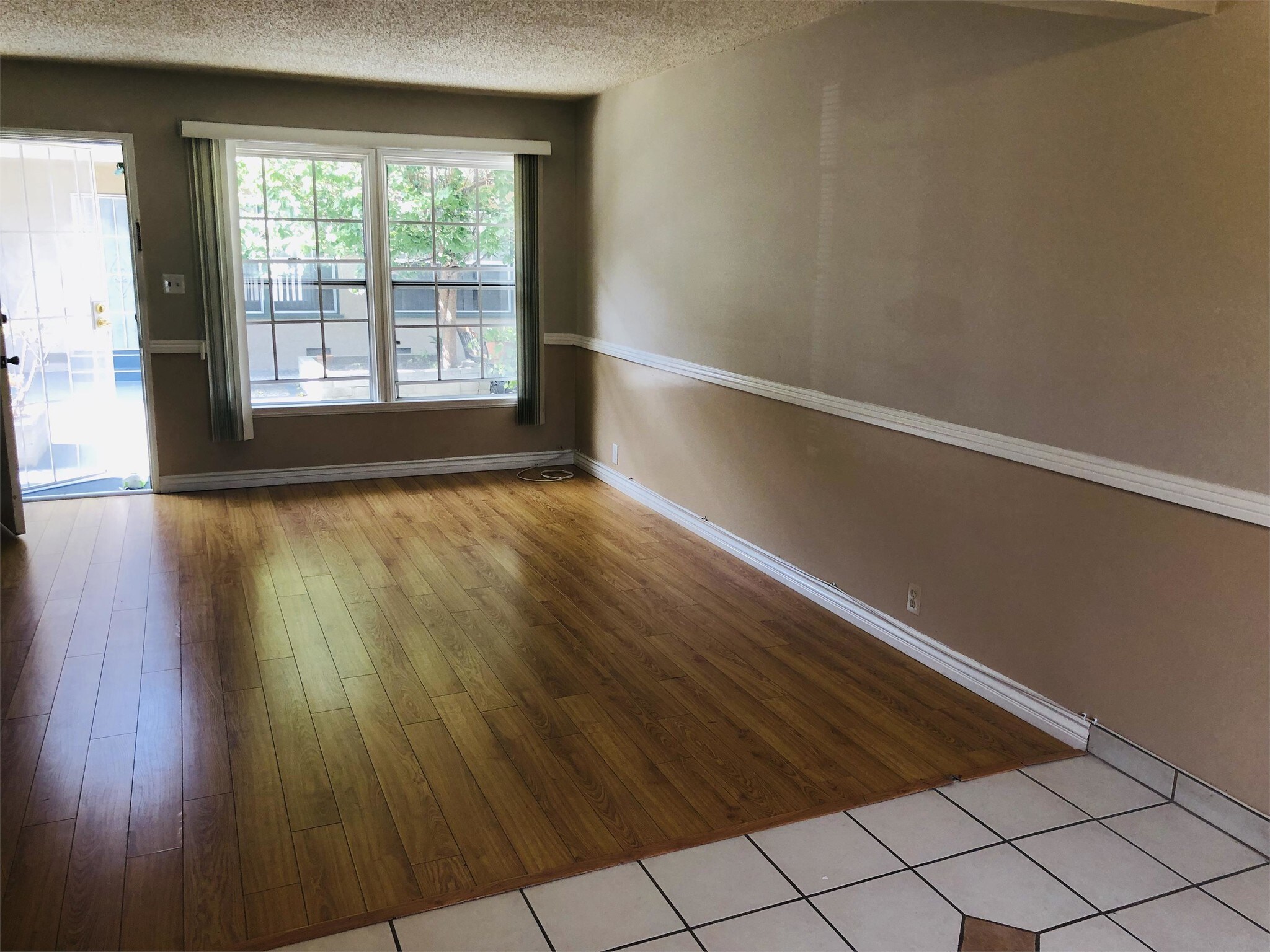 Building Photo - 410 S Sierra Madre Blvd