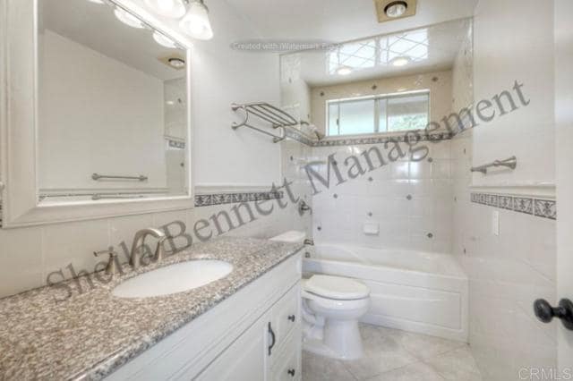 Building Photo - 2404 La Macarena Ave