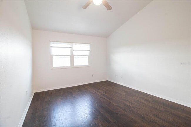 Building Photo - 275 Mango Dr