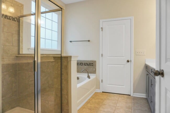 Building Photo - Remarkable 3 BR/ 2 BA Home With Solar Panels