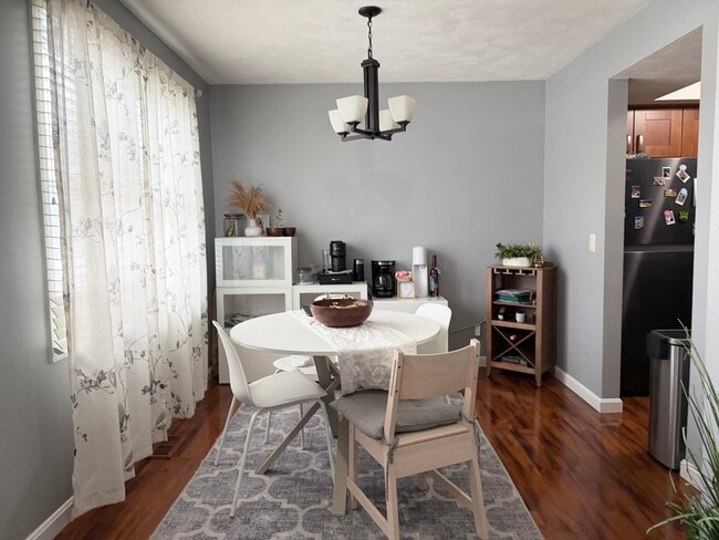 Building Photo - 112 Lowell St