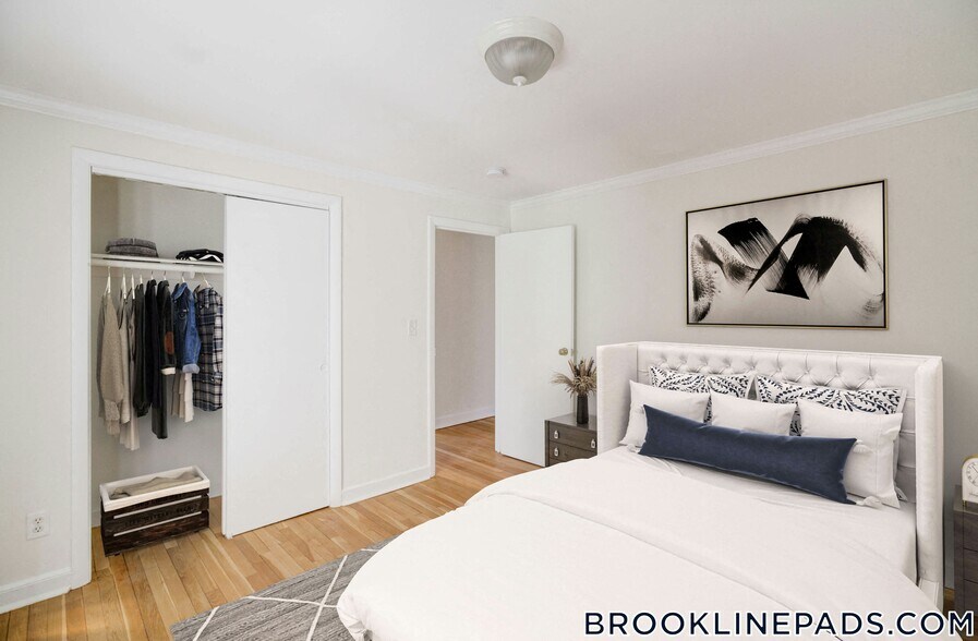 Building Photo - 40 Harvard St