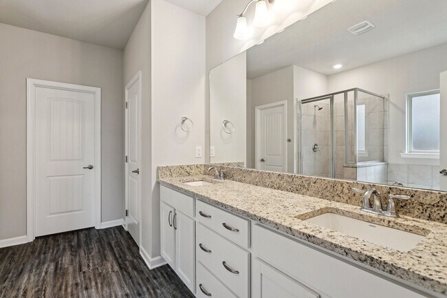 Building Photo - Stunning Family Home with Southern Charm i...