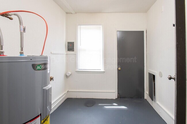 Building Photo - 1301 E Mount Vernon St