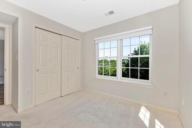 Building Photo - 214 Ridgepoint Pl