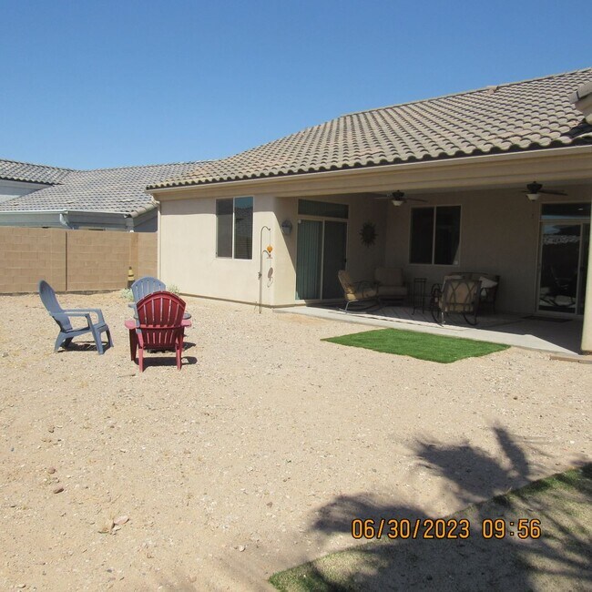 Building Photo - Beautiful Home with 57ft Boat Deep Garage! Can be rented Furnished or Unfurnished