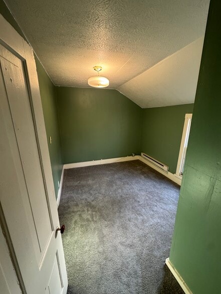 Building Photo - 58 Caledonia St NE