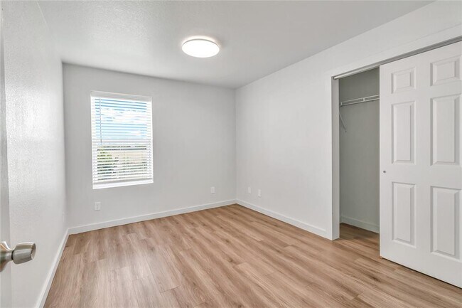 Building Photo - 1310 FM 487