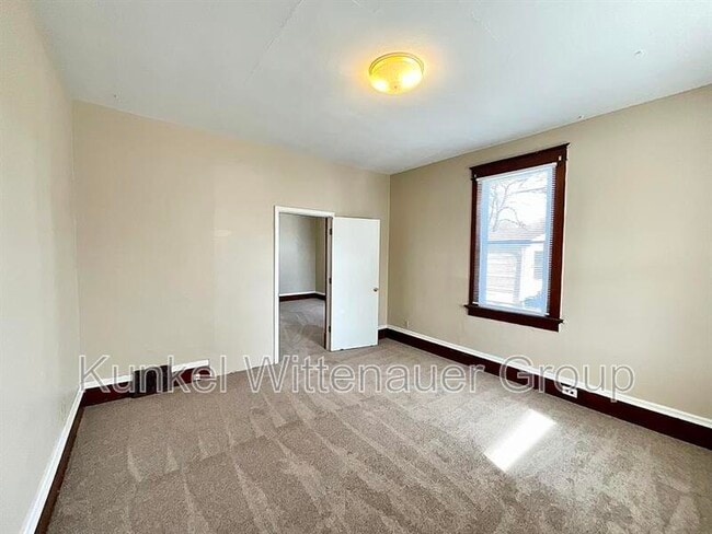 Building Photo - 907 N Church St