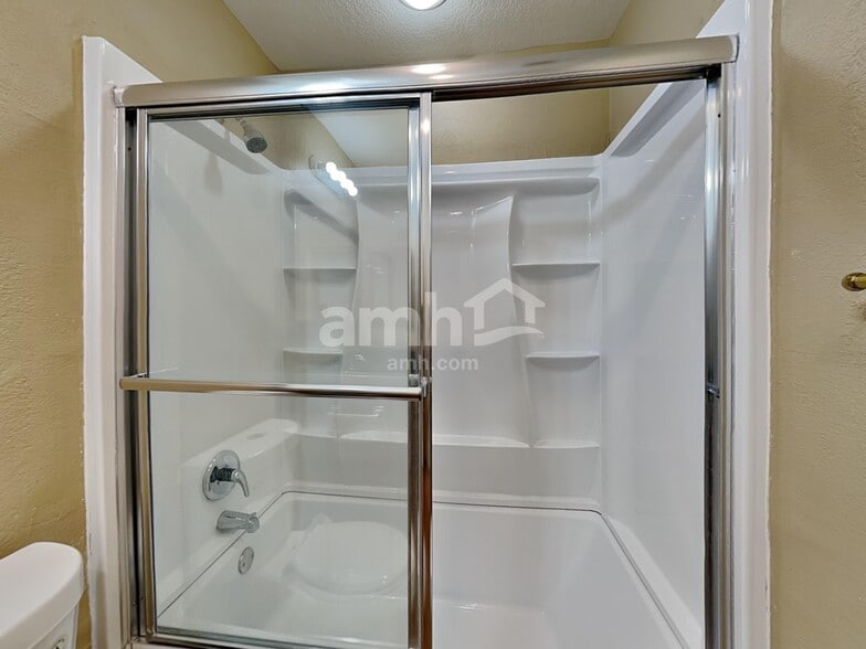 Building Photo - 1925 E Palomino Dr