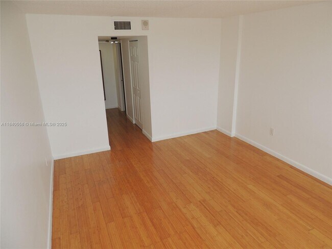 Building Photo - 13155 Ixora Ct
