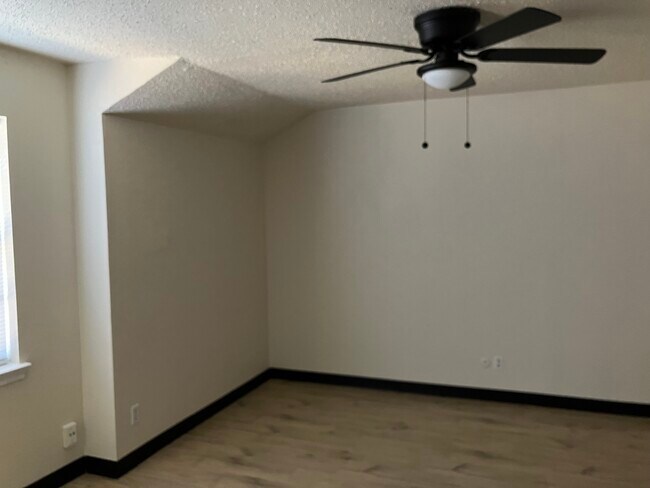 Building Photo - 626 Trailwood Ct