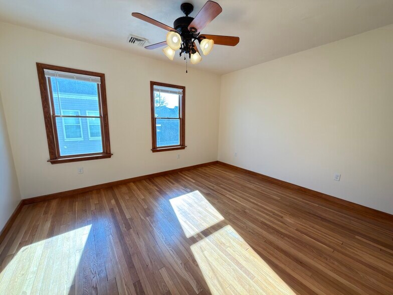 Building Photo - 36 Chipman St