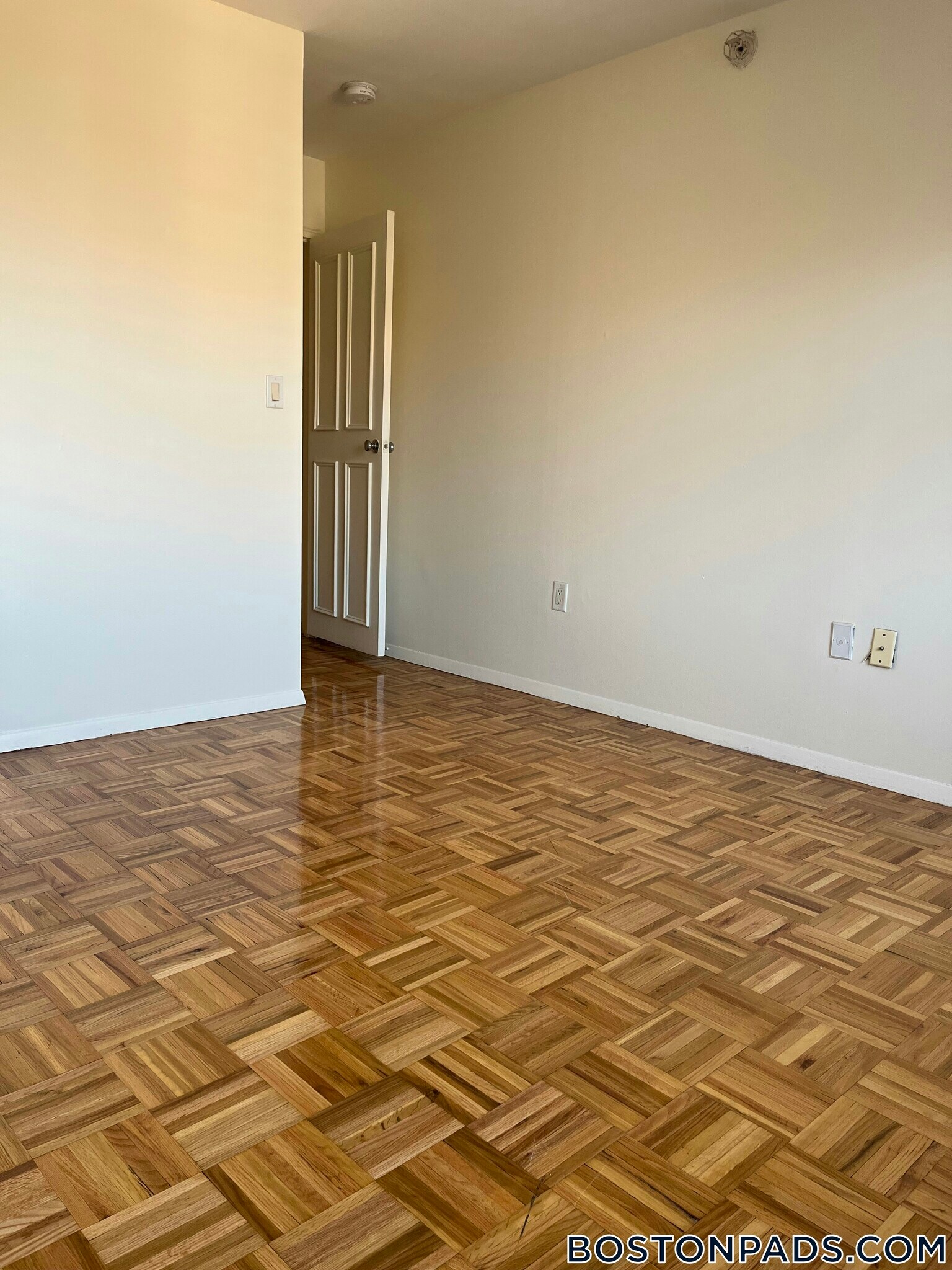 Building Photo - 185 Freeman St