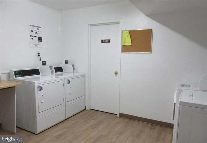 Building Laundry Room - 5113 Crossfield Ct
