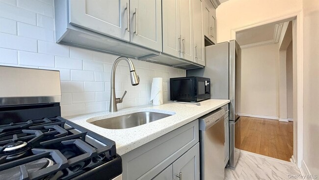 Building Photo - 112-15 72nd Rd