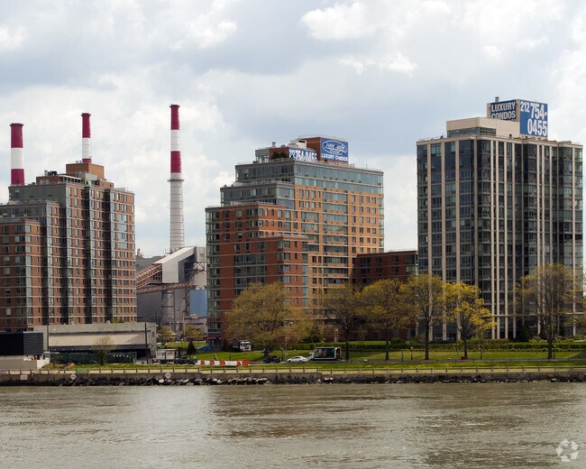 Primary Photo - Riverwalk Landing