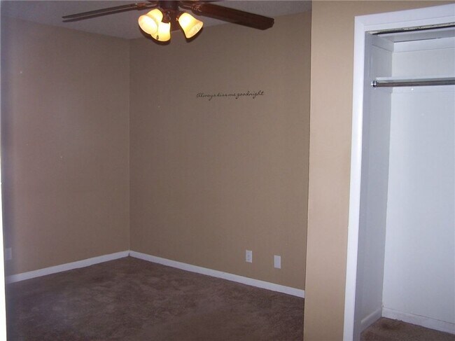 Building Photo - 10 Sequoyah Blvd