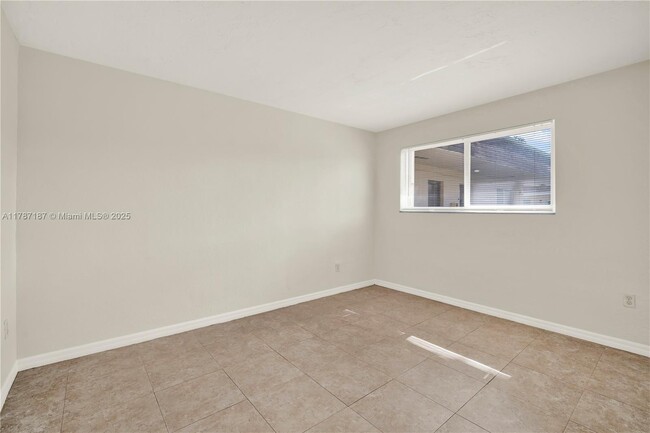 Building Photo - 14500 SW 88th Ave