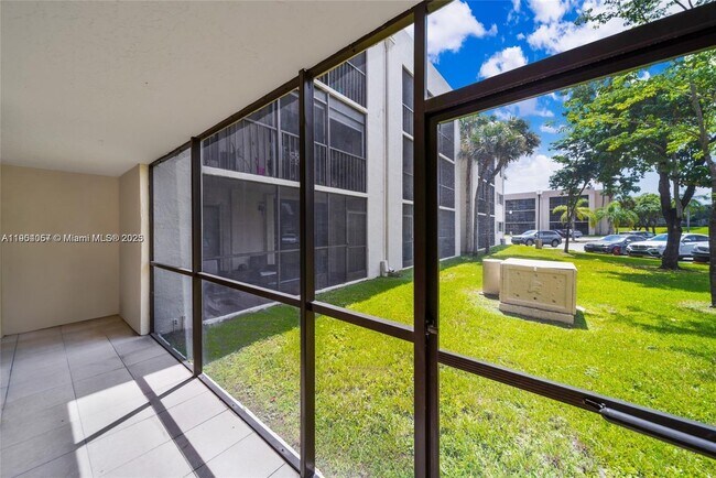 Building Photo - 8005 SW 107th Ave