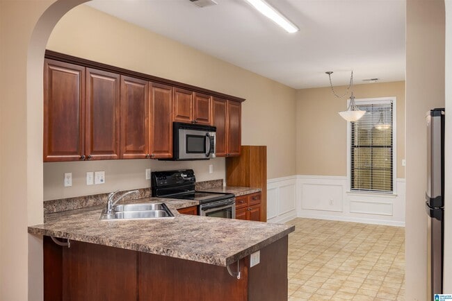 Building Photo - 2250 Ridgemont Dr