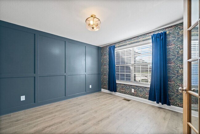 Building Photo - 1309 Shaughnessy Rd