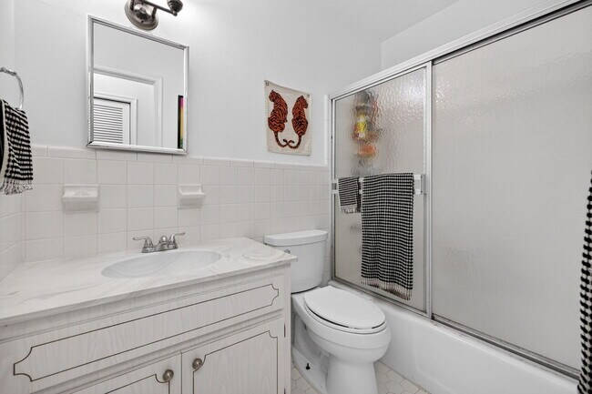 Building Photo - 2167 NE 56th Ct