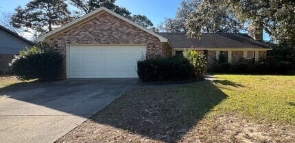 Building Photo - Pensacola - Windermere - 3 Bedroom, 2 Bath...
