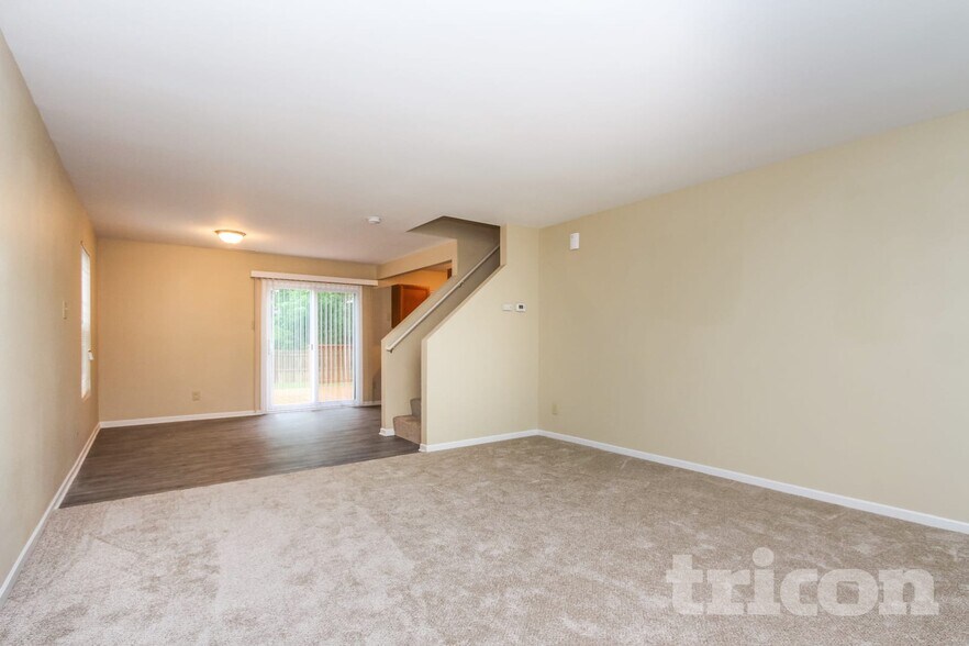 Building Photo - 1164 N Aberdeen Dr
