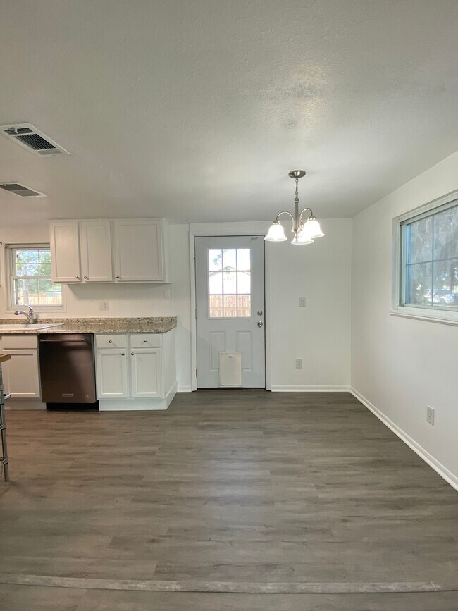 Building Photo - 12120 71st St E