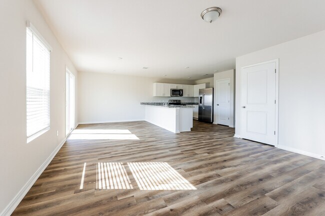 Building Photo - 2104 Cedar Bnd Dr