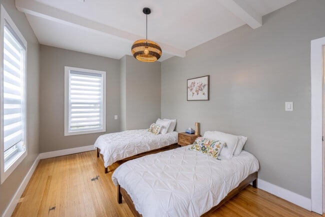 Building Photo - 139 W 4th Ave