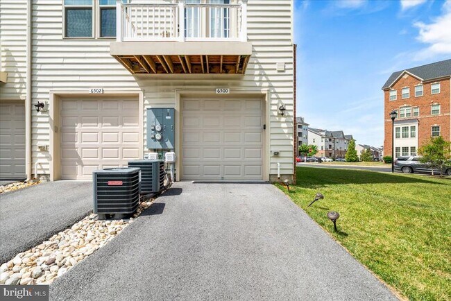 Building Photo - 6500 Walcott Ln