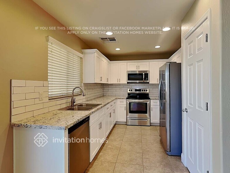 Building Photo - 2576 W Prospector Way