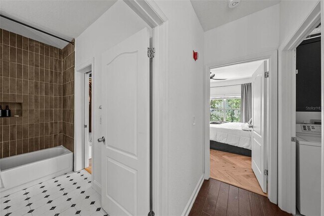 Building Photo - 727 Coral Reef Dr