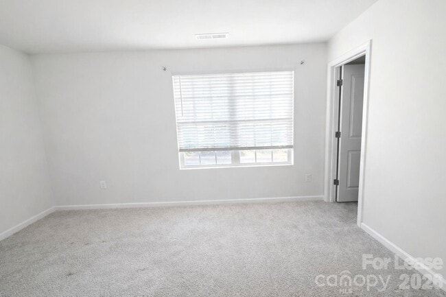 Building Photo - 193 Brentwood Dr