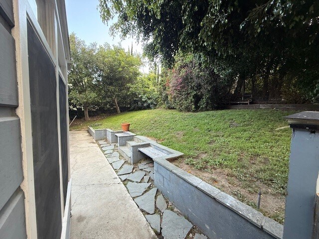 Building Photo - 4059 Stone Canyon Ave