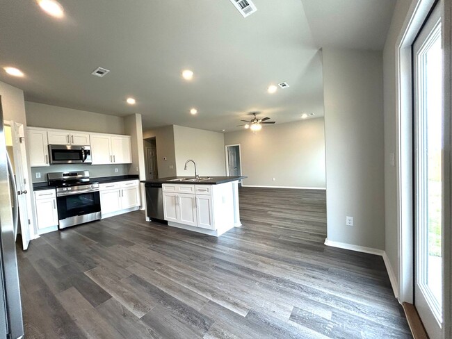 Building Photo - 2790 W Azurite St