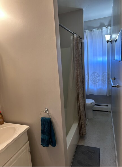 Building Photo - 1023 Branch Ave