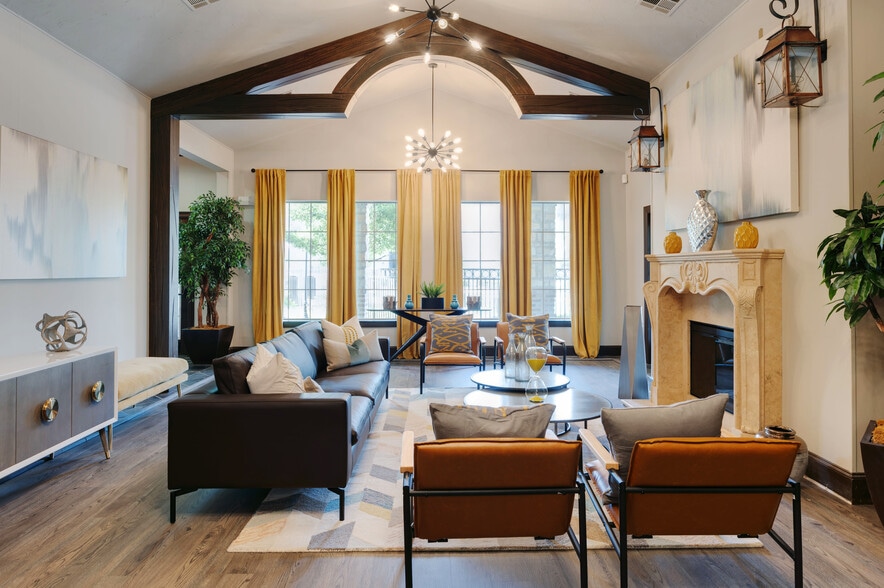 KENSINGTON CROSSINGS 14651 Philippine St Houston TX 77040 Apartment