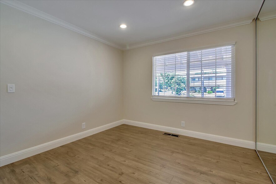 Building Photo - 6738 Tannahill Dr